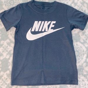 Nike shirt size 5